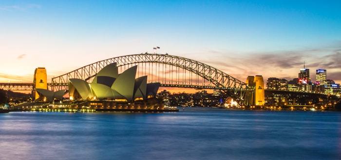 Sydney, arriving